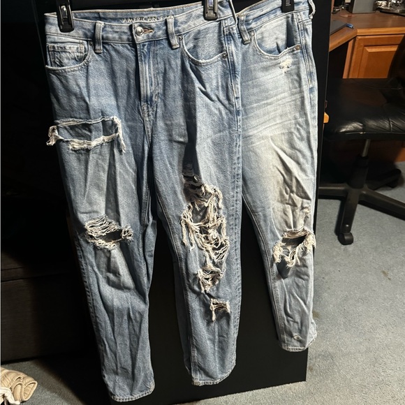 American Eagle Outfitters Denim - American eagle Mom jeans